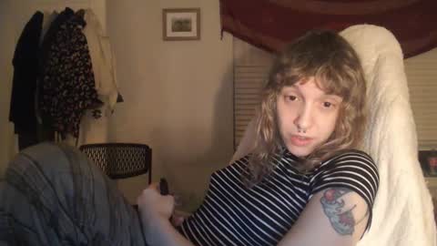 Snapshot of soffpurr chatting on 12.14.25 Lilytea online show from 12.14.25