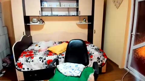Snapshot of soffy_skye chatting on 06.25.26 Soffy online show from 06.25.26