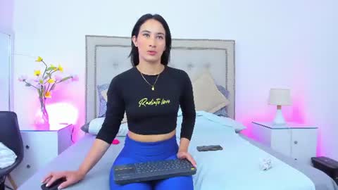 sofhyalove online show from 06.10.26