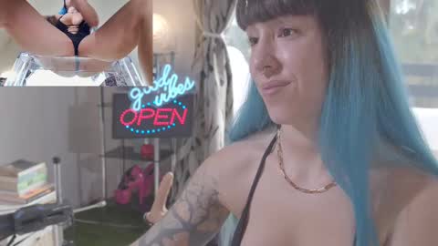 Snapshot of sofi_mora chatting on 02.18.25 Sofi Mora online show from 02.18.25