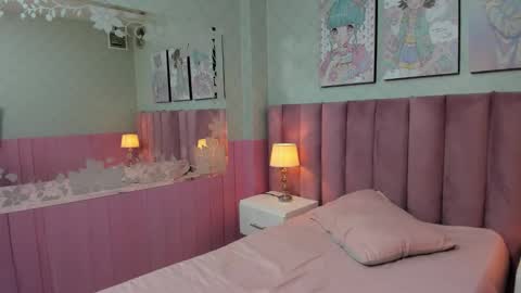 Snapshot of sofi_naughty18 chatting on 09.21.25 online show from 09.21.25