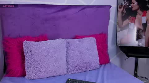 Sofi Noa online show from 02.14.25