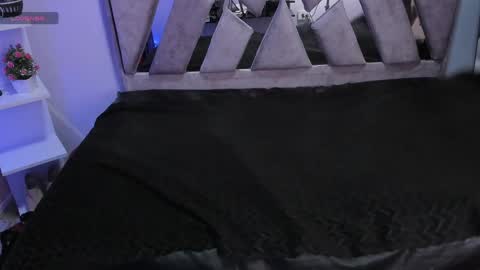 Sofi Noa online show from 02.16.25