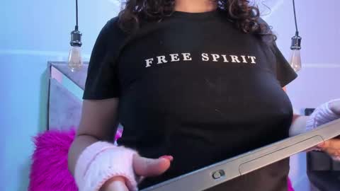 Sofi Noa online show from 09.17.25