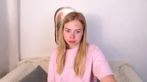 Snapshot of sofia_here chatting on 06.22.26 Sofia here online show from 06.22.26