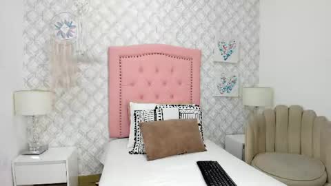 sofia_martinez9 online show from 07.02.26