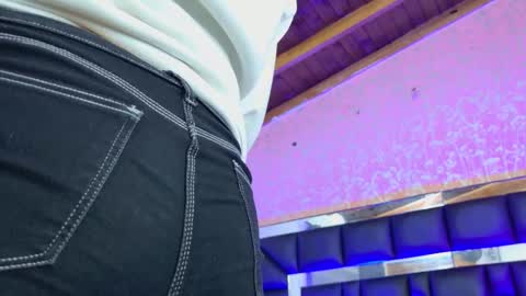 Snapshot of sofia_martinn chatting on 10.23.25 Sofia online show from 10.23.25