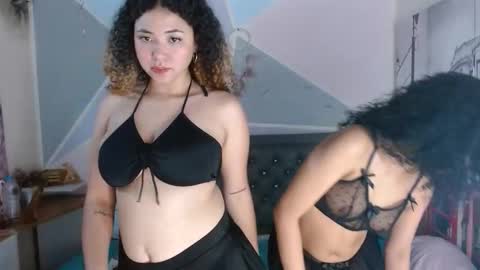 Snapshot of sofia_osiio chatting on 05.21.26 SARA online show from 05.21.26