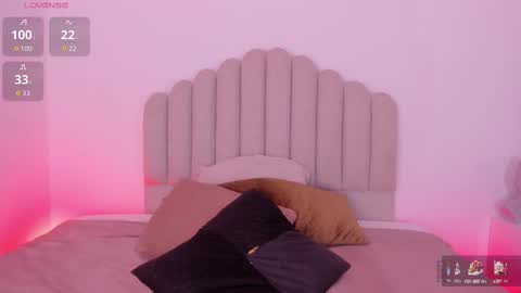 SOFIA PAMELA online show from 10.04.25