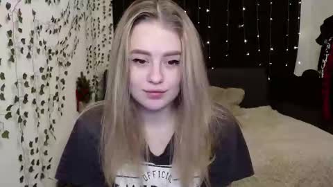 sofia_rosemary online show from 01.28.25