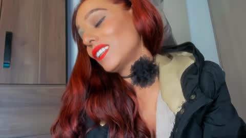 Snapshot of sofia_swett_03 chatting on 12.28.24 laura online show from 12.28.24