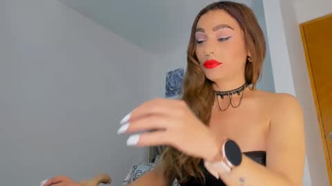 Snapshot of sofia_swett_03 chatting on 03.09.25 laura online show from 03.09.25