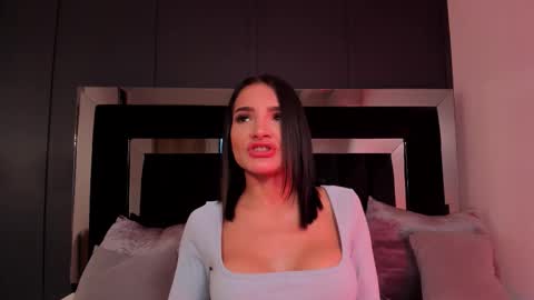 Sofia  online show from 10.15.25