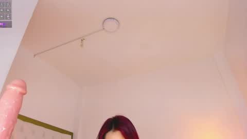 Snapshot of sofiabosch chatting on 05.12.26 Sara online show from 05.12.26