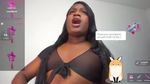 Snapshot of sofiabrouw chatting on 12.18.24 Sofia online show from 12.18.24