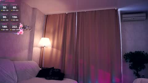 Hi My name is Sofia Welcome to my room Please thumbs up - its important online show from 03.07.25