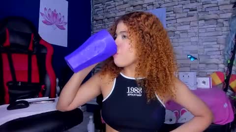 sofiacastillo01 online show from 01.28.25