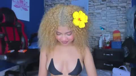 sofiacastillo01 online show from 02.21.25