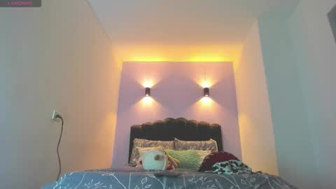 Snapshot of sofiaclaus_19 chatting on 11.02.25 Sofia online show from 11.02.25