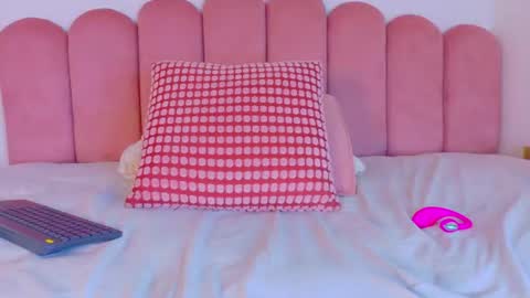 SOFIA DIAMOND  online show from 06.27.26