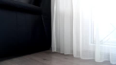 Snapshot of sofialenis chatting on 10.29.25 SofiaLenis online show from 10.29.25