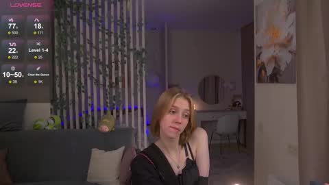 Snapshot of sofiapure18 chatting on 10.12.25 Sofia Help me overcome shynes with 100 thumbs up online show from 10.12.25