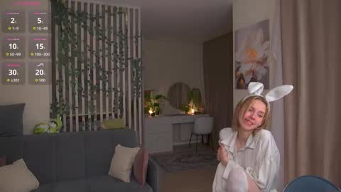 Snapshot of sofiapure18 chatting on 10.16.25 Sofia Help me overcome shynes with 100 thumbs up online show from 10.16.25