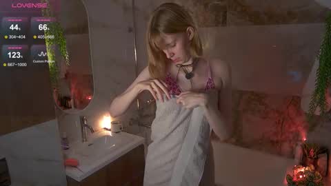 Snapshot of sofiapure18 chatting on 01.31.26 Sofia Help me overcome shynes with 100 thumbs up online show from 01.31.26