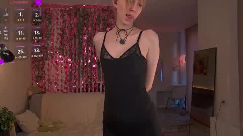 Snapshot of sofiapure18 chatting on 02.16.26 Sofia Help me overcome shynes with 100 thumbs up online show from 02.16.26