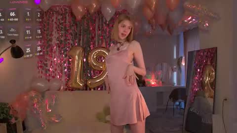 Snapshot of sofiapure18 chatting on 02.20.26 Sofia Help me overcome shynes with 100 thumbs up online show from 02.20.26