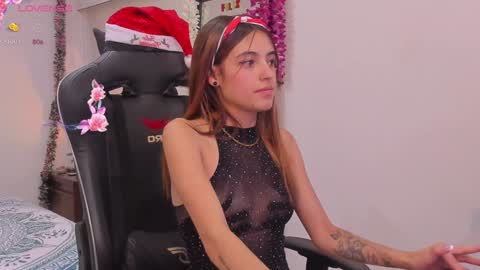 Snapshot of sofiarouge_ chatting on 12.18.24 Sofia Help me reach 5K followers online show from 12.18.24