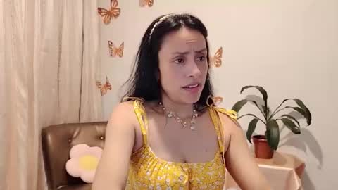 Sofi Bella online show from 10.20.25