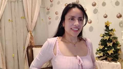 Sofi Bella online show from 12.22.25