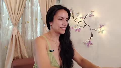 Snapshot of sofibelladelavega chatting on 05.07.26 Sofi Bella online show from 05.07.26