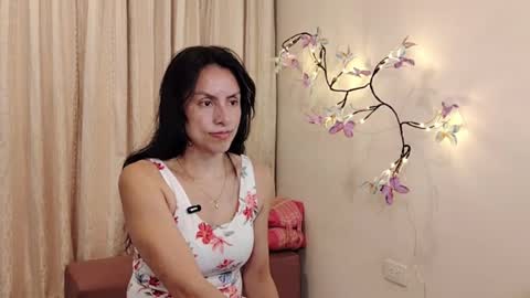 Snapshot of sofibelladelavega chatting on 05.12.26 Sofi Bella online show from 05.12.26