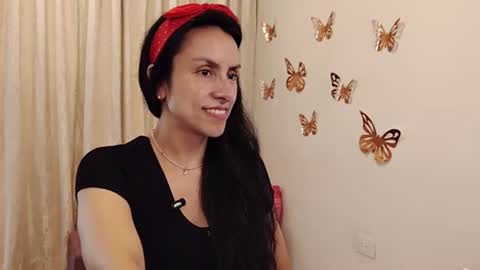 Snapshot of sofibelladelavega chatting on 06.12.26 Sofi Bella online show from 06.12.26
