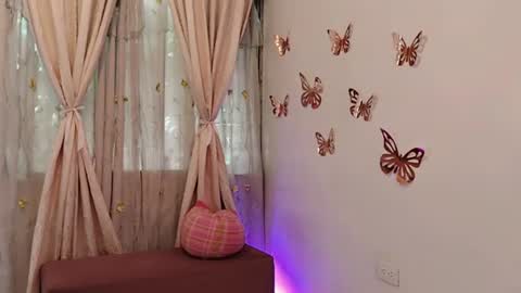 Snapshot of sofibelladelavega chatting on 06.15.26 Sofi Bella online show from 06.15.26