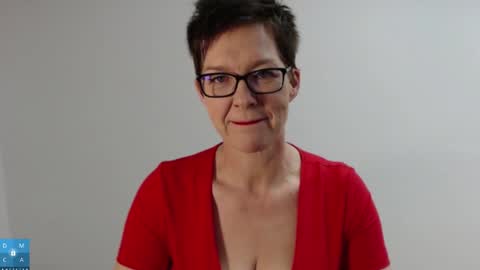 Snapshot of sofie_velvet chatting on 11.16.25 Sofie Velvet online show from 11.16.25