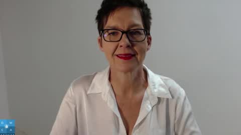 Snapshot of sofie_velvet chatting on 11.23.25 Sofie Velvet online show from 11.23.25