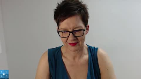 Snapshot of sofie_velvet chatting on 11.30.25 Sofie Velvet online show from 11.30.25