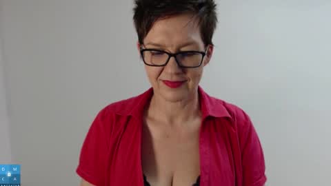 Snapshot of sofie_velvet chatting on 12.03.25 Sofie Velvet online show from 12.03.25