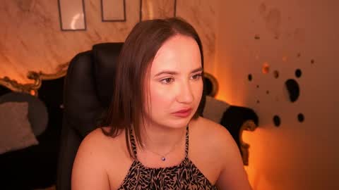 Snapshot of sofiebloom chatting on 04.25.26 Sofie online show from 04.25.26