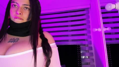 Snapshot of sofiia_rubb chatting on 01.22.25 Sofia online show from 01.22.25