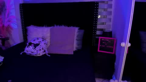 Snapshot of sofiia_rubb chatting on 02.08.25 Sofia online show from 02.08.25