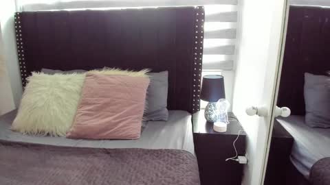 Snapshot of sofiia_rubb chatting on 02.20.25 Sofia online show from 02.20.25