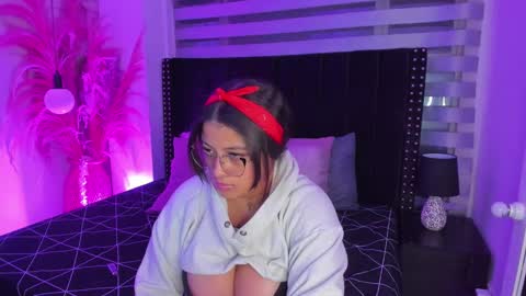 Snapshot of sofiia_rubb chatting on 03.03.25 Sofia online show from 03.03.25