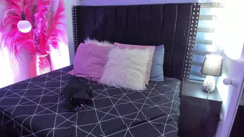 Snapshot of sofiia_rubb chatting on 03.11.25 Sofia online show from 03.11.25