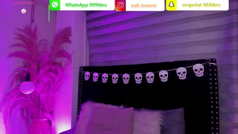 Snapshot of sofiia_rubb chatting on 10.18.25 Sofia online show from 10.18.25