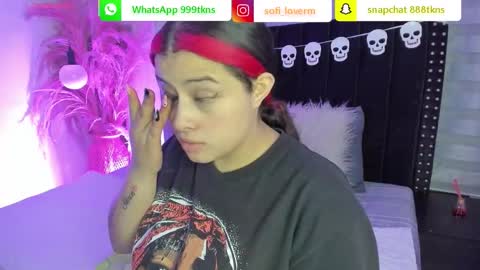 Snapshot of sofiia_rubb chatting on 10.27.25 Sofia online show from 10.27.25