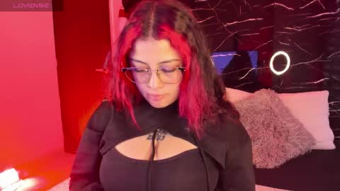 Snapshot of sofiia_rubb chatting on 11.15.25 Sofia online show from 11.15.25